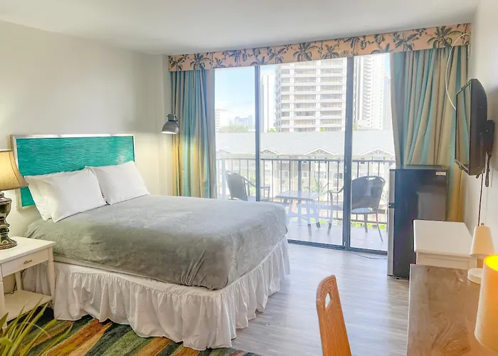 Homey Aqua Palms Studio Condo