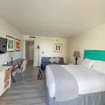Homey Aqua Palms Studio Condo