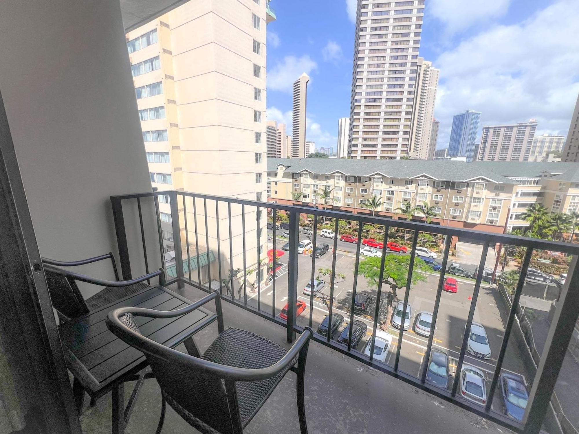 Homey Aqua Palms Honolulu