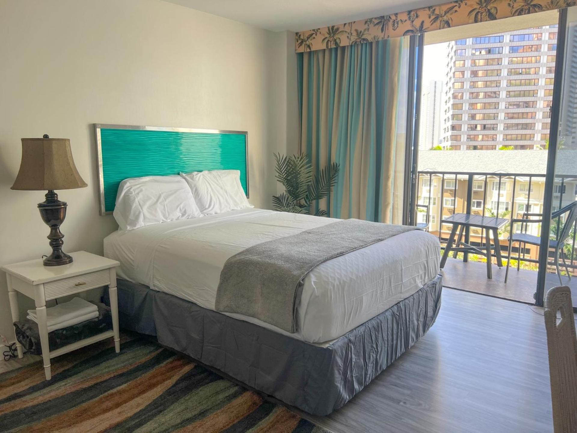 Homey Aqua Palms Apartment